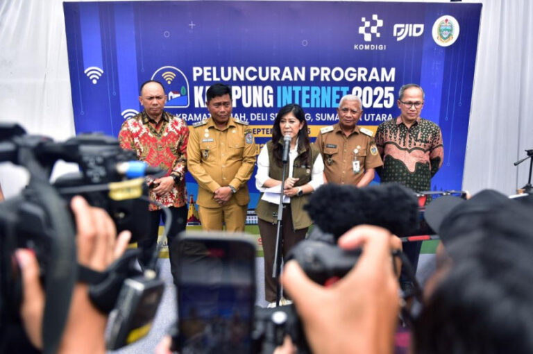meutya-hafid-luncurkan-ribuan-kampung-internet-wagub-sumut-surya-sebut-sejalan-program-digitalisasi.jpeg