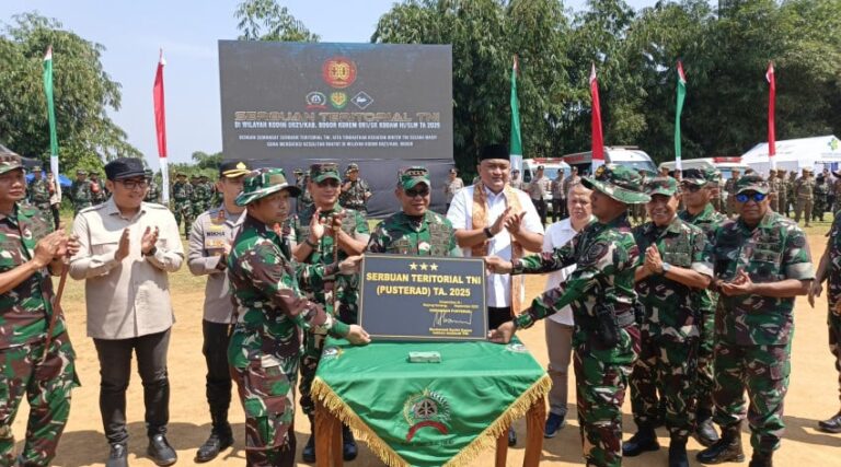 tni-ad-bangun-sumur-bor-ribuan-warga-bogor-kini-tak-lagi-krisis-air-rgw.jpg