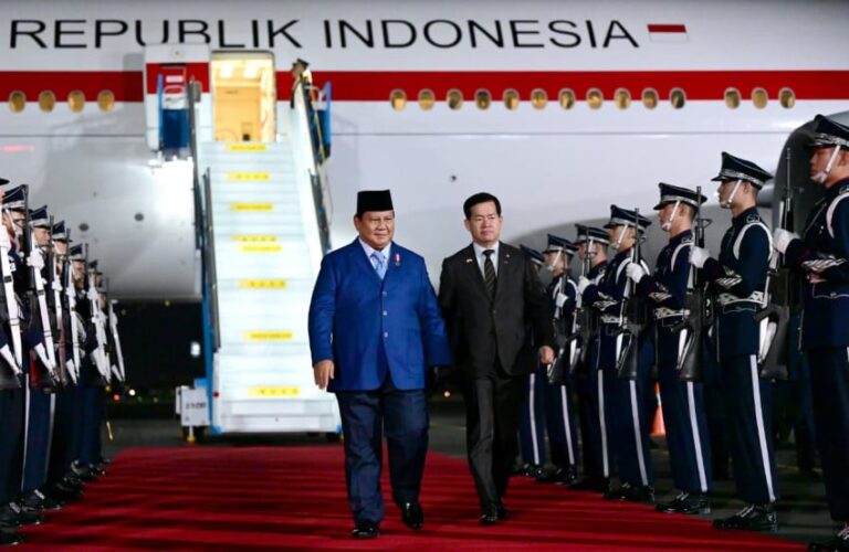 presiden-prabowo-tiba-di-korea-selatan-bakal-hadiri-ktt-apec-sof.jpg
