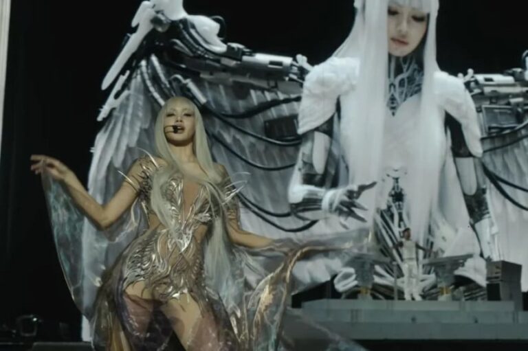 lisa-blackpink-bikin-heboh-coachella-2026-tampil-bareng-anyma-bawakan-bad-angel-iow.jpg