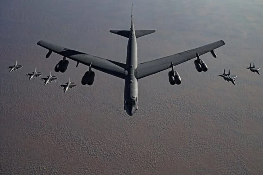 3-opsi-militer-trump-untuk-iran-hujan-bom-rebut-selat-hormuz-ambil-uranium-qnz.jpg
