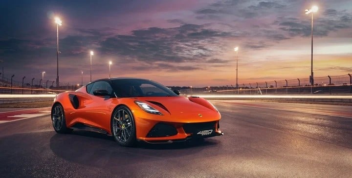 lotus-emira-420-sport-dengan-tenaga-superbesar-diluncurkan-baa.jpg