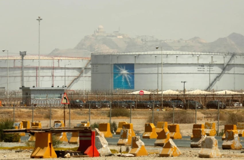 raksasa-minyak-saudi-aramco-siap-jual-aset-rp616-triliun-terbesar-dalam-sejarah-csq.jpeg