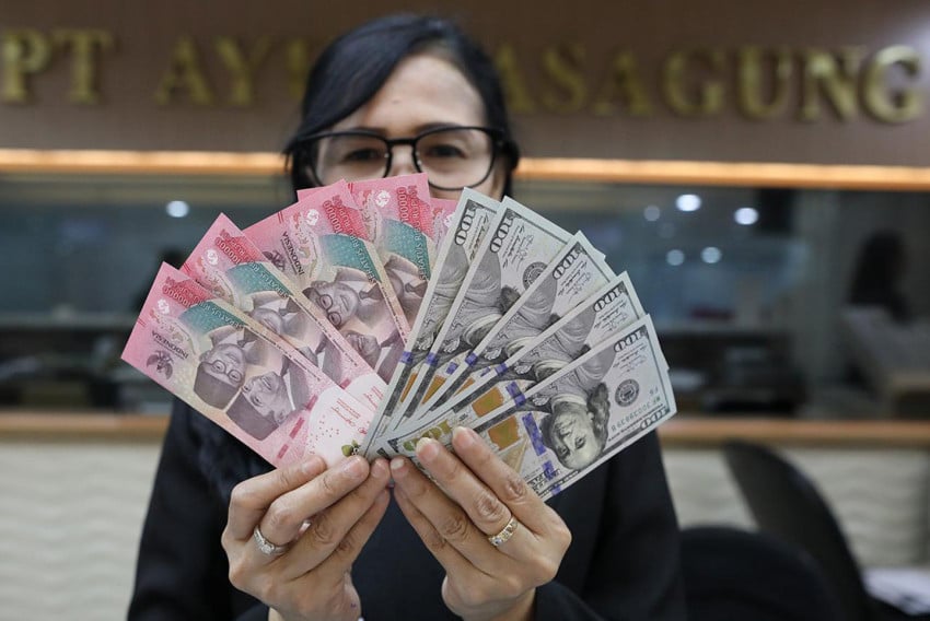 rupiah-berantakan-sentuh-rp17500-pengusaha-cemaskan-kelangsungan-bisnis-btp.jpeg