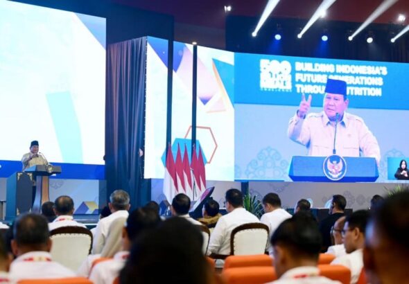 prabowo-makan-masalah-sakral-tidak-boleh-jadi-sarana-korupsi-pyy.jpg