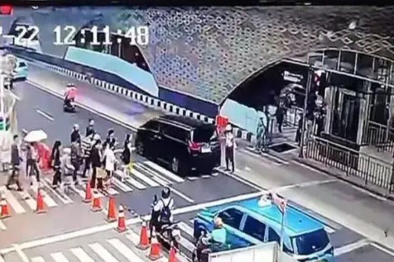sopir-dan-penumpang-alphard-yang-cekcok-dengan-satpam-di-bundaran-hi-ternyata-personel-polda-jabar-b.jpeg